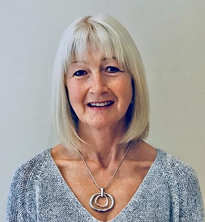   Elizabeth James's photo